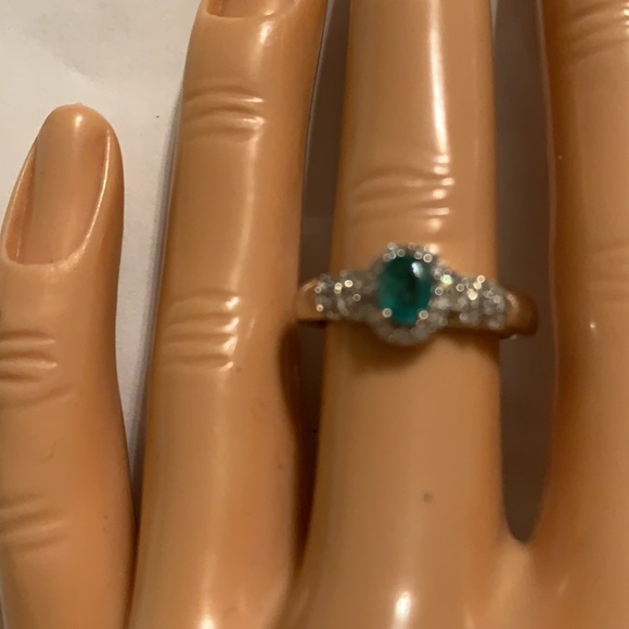 EMERALD RING, SIZE 7 - Picture 4 of 9